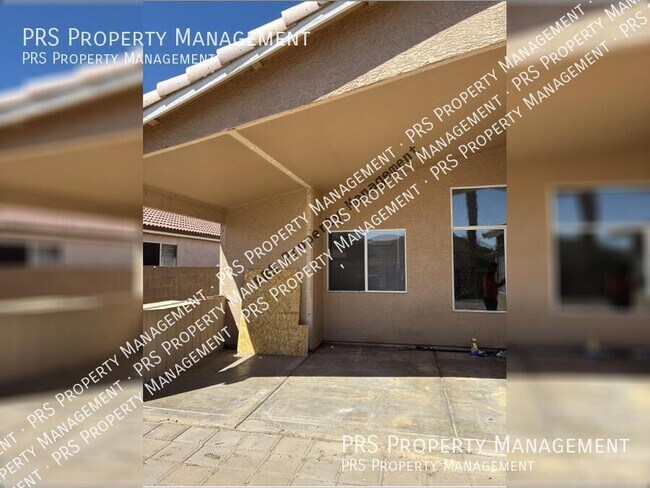 Building Photo - 1943 E San Tan St