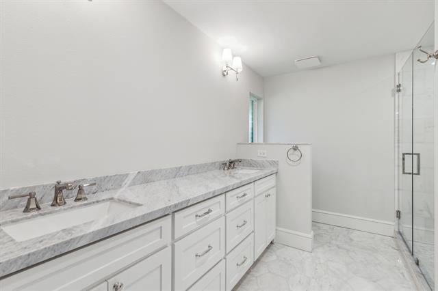 Building Photo - 6721 Meadowcreek Dr