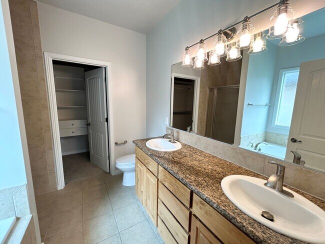 Building Photo - Spacious Saddlebrook Home with Bonus Room, Office & No Rear Neighbors