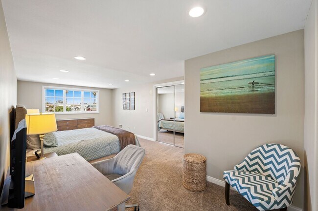 Building Photo - 5 Bedroom + 4 Bathroom Home  | Ocean Opulence | Furnished Monthly Rental
