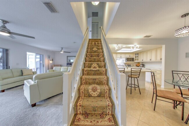 Building Photo - 4949 N Hwy A1A