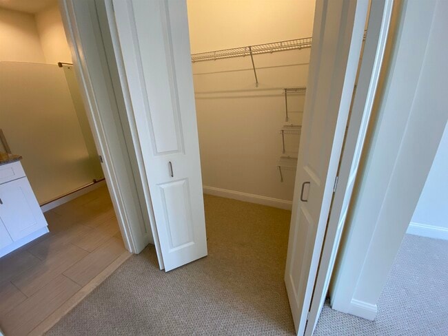 Building Photo - 875 Elm St