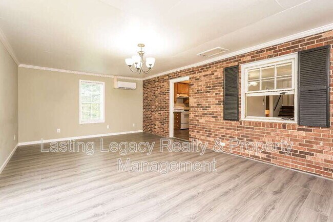 Building Photo - 717 Milling Rd