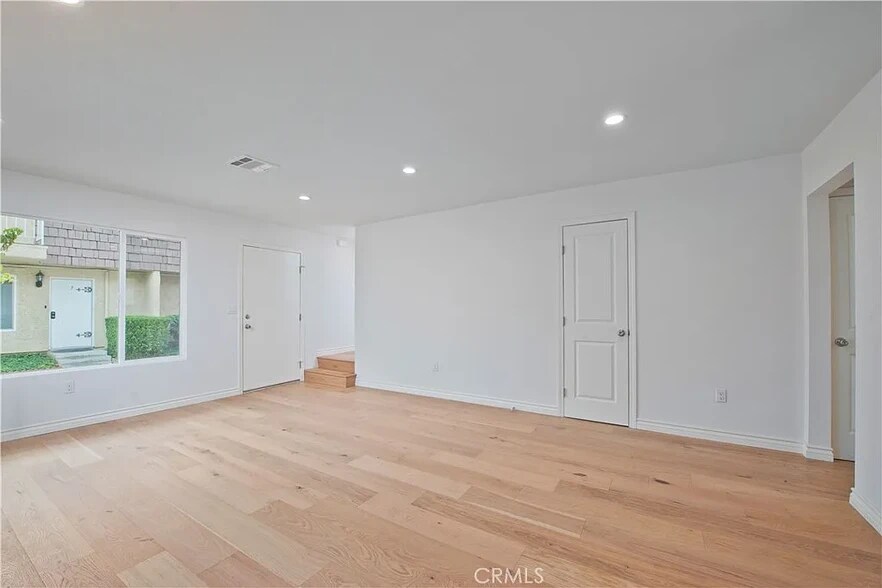 Building Photo - 8839 Cedros Ave