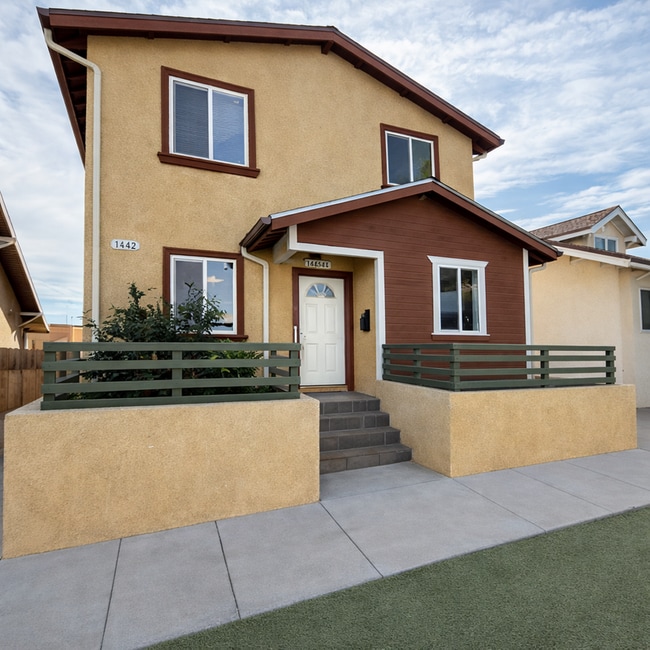 Building Photo - 1440 E 42nd St