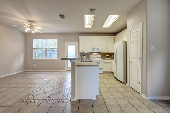 Building Photo - 16535 Cairngrove Ln