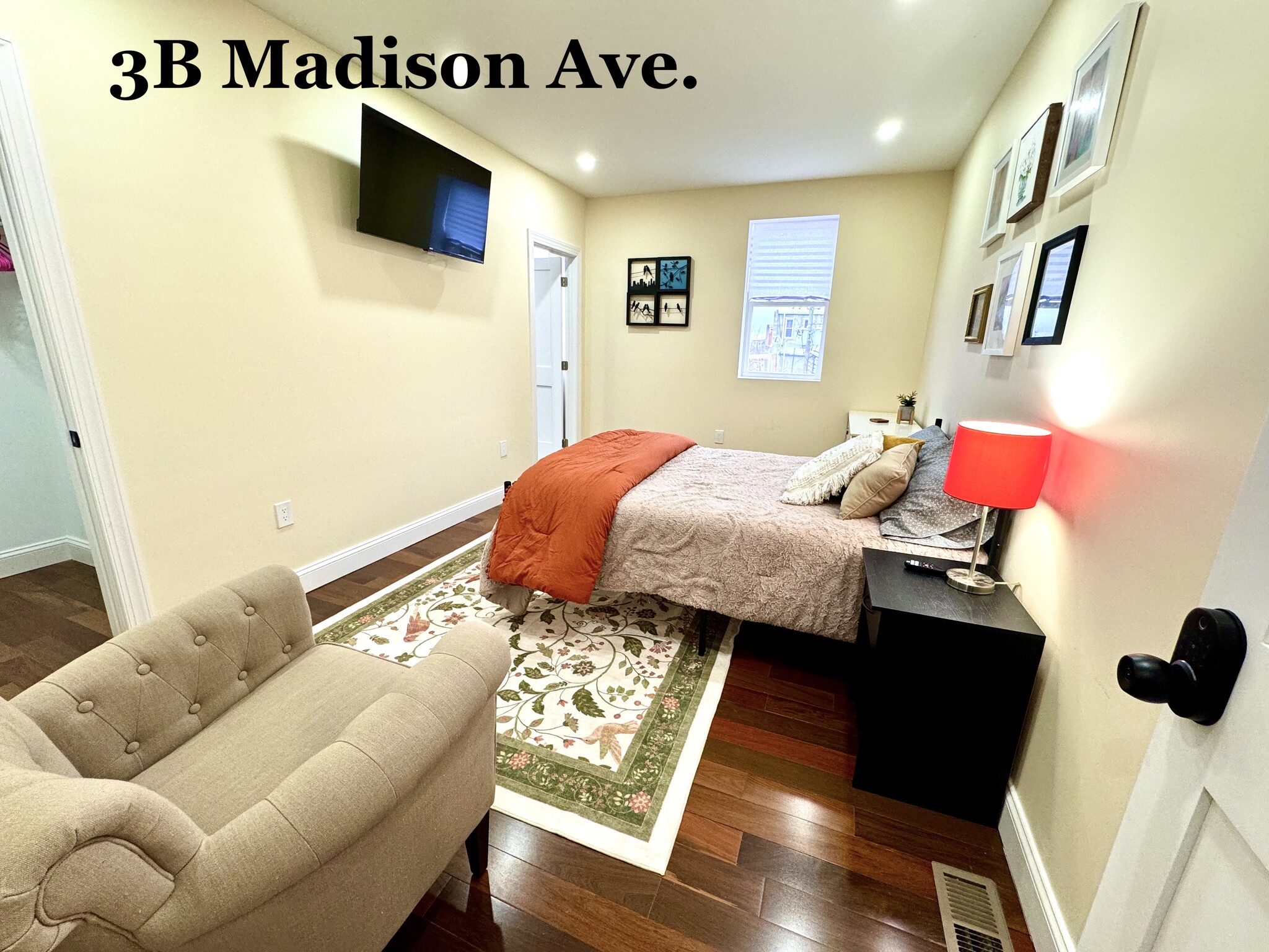 Bedroom, full size memory foam mattress, smart TV - 1906 Madison Ave