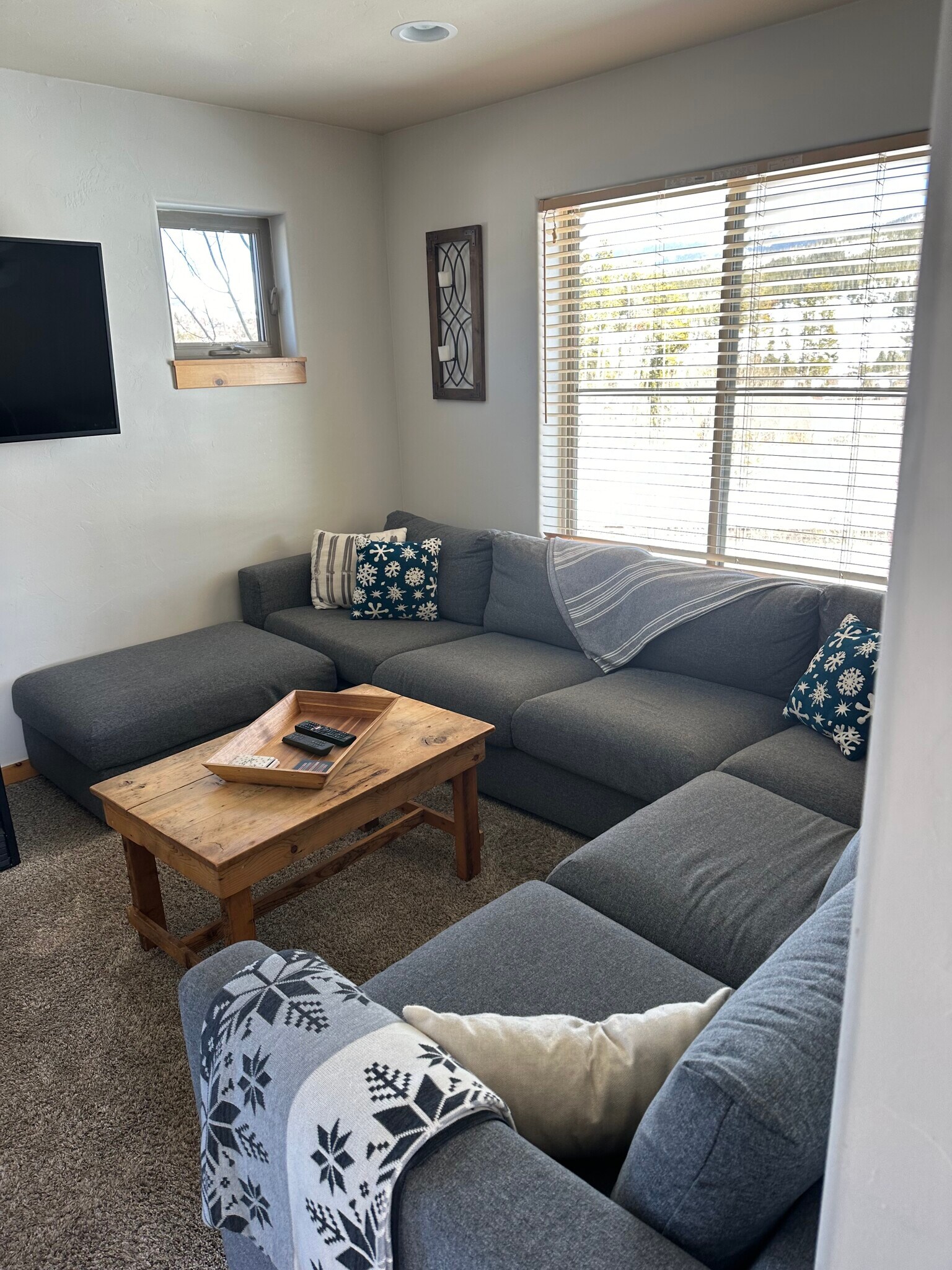 Building Photo - 424 Wolf Park Ln