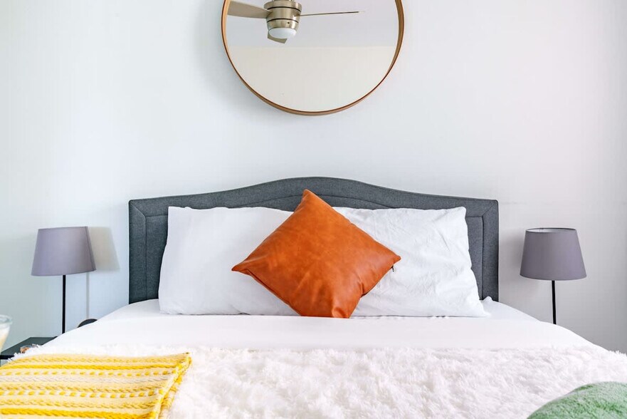 Building Photo - 605 Dennison Ave