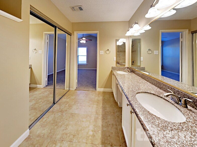 Building Photo - 13526 Ryan Landing Dr