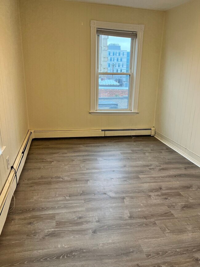 Building Photo - 224 Charles St