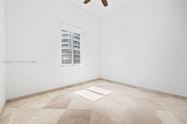 Building Photo - 1050 Brickell Ave