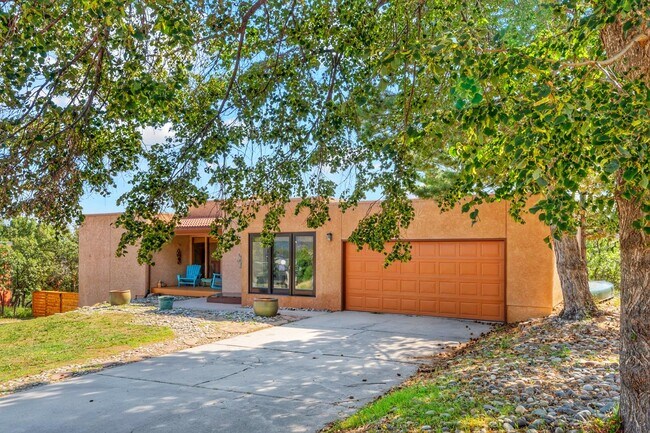 Building Photo - 14 Kreg Ln