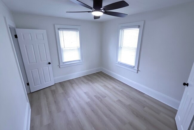 Building Photo - 1490 Hillside Terrace