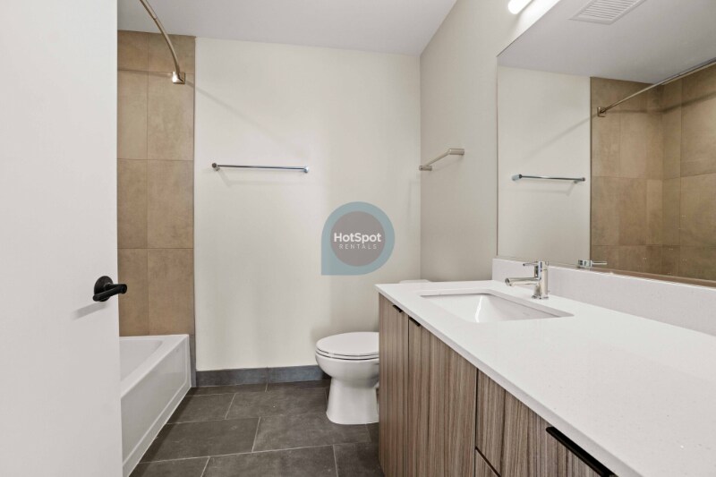 Building Photo - 4600 N Broadway