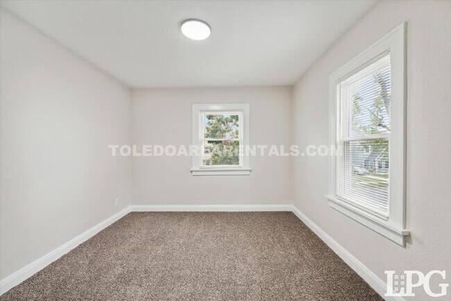 Building Photo - 3606 Revere Dr