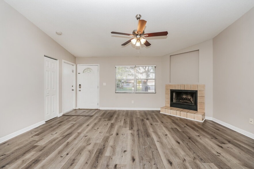 Building Photo - 11337 Blackbark Dr