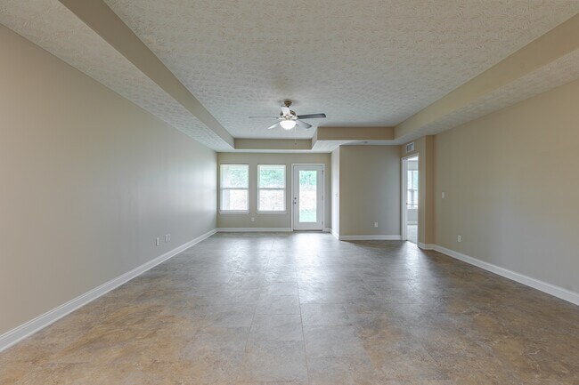 Building Photo - 305 Breckinridge Cir