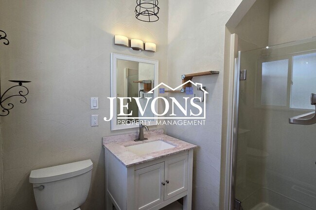 Building Photo - Energy-Efficient 3BR/2BA in Yakima w/ EV Charger & Private Backyard Porch
