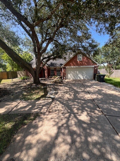 Building Photo - 2602 Cloverfield Ct