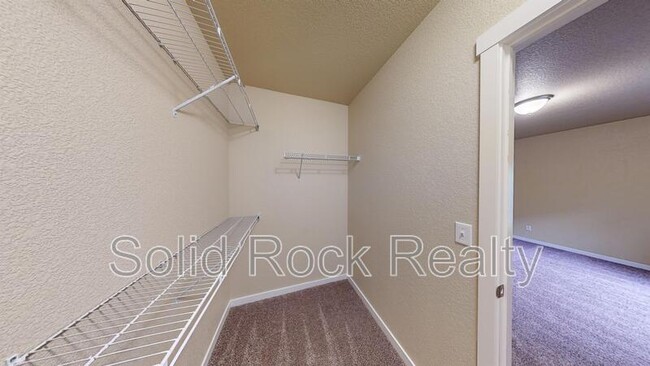 Building Photo - 1097 Antrim Loop