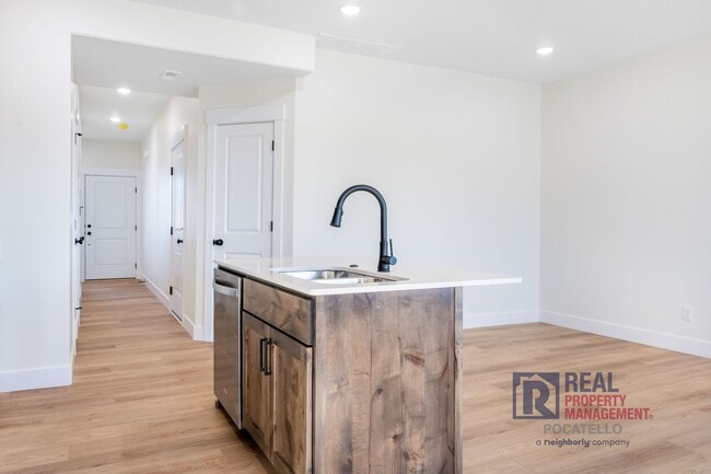 Building Photo - Brand New 3 Bedroom 2.5 Bath Townhome - Small dog allowed