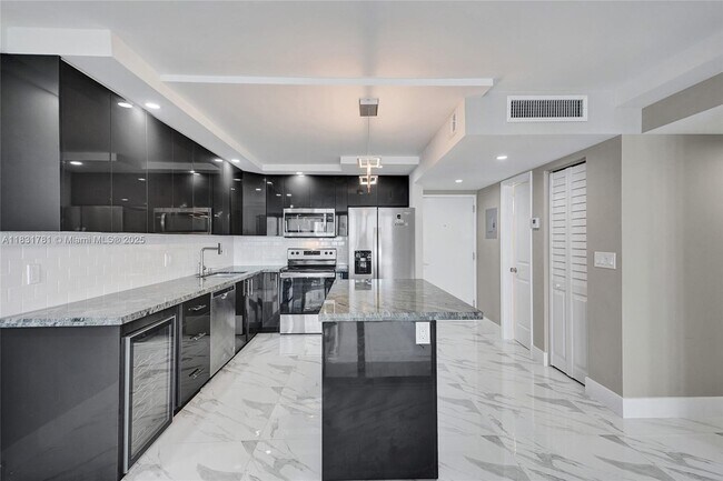 Building Photo - 2301 S Ocean Dr