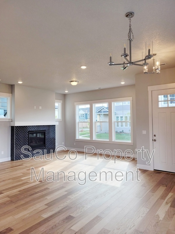 Building Photo - 3887 SE Muddy Ln