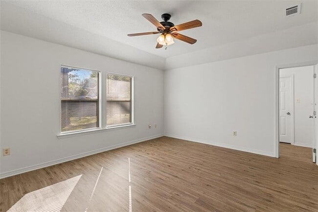 Building Photo - 212 Beech St