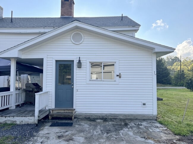 Building Photo - 6225 Main St