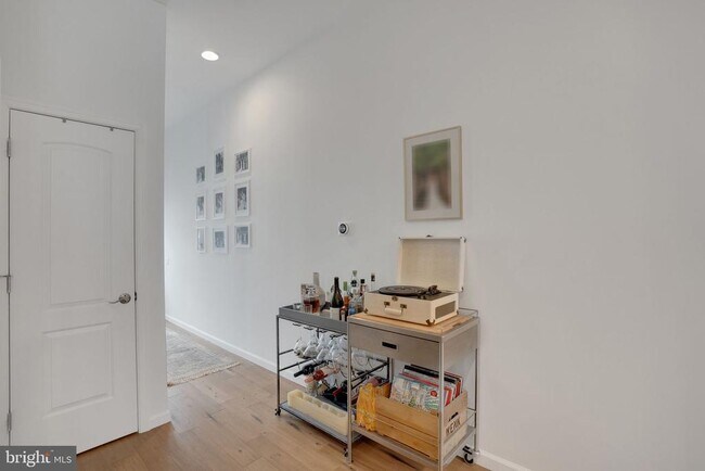 Building Photo - 709 N 19th St