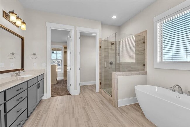 Building Photo - 212 Blue Point Pkwy