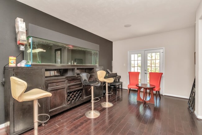 Building Photo - 6915 Moreleigh Branch Dr