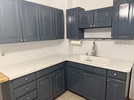 Building Photo - 8420 Little Neck Pky
