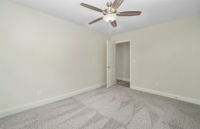 Building Photo - 2208 Silbert Rd