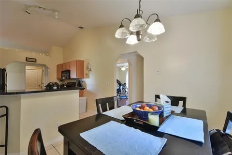 Building Photo - 650 Silver Pass