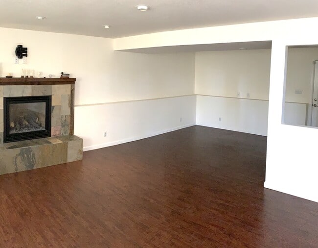 Building Photo - 14373 W 3rd Ave