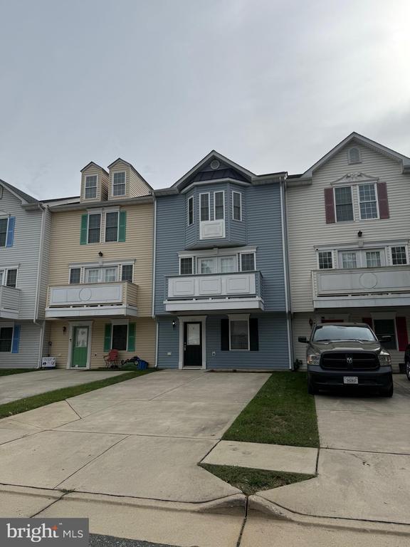 Building Photo - 202 Bell Tower Ct