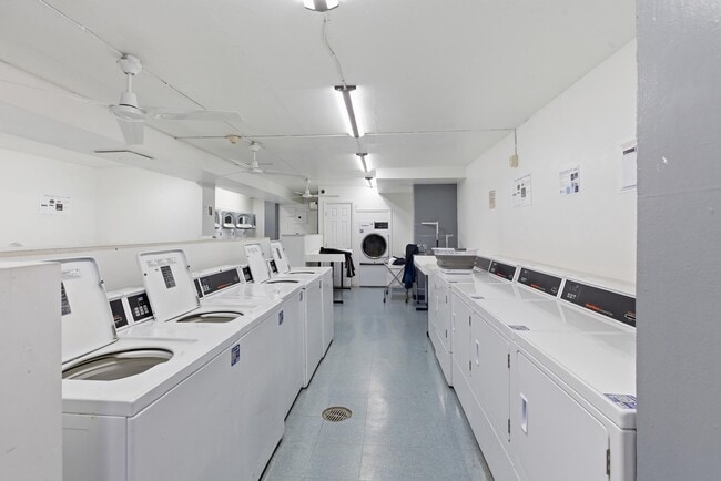 Building Photo - 4000 Tunlaw Rd NW