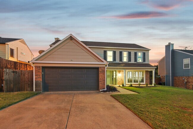 Building Photo - 6872 Greenleaf Dr