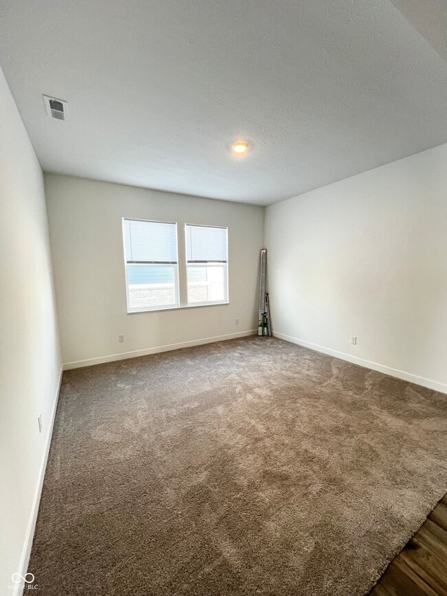 Building Photo - 2725 Linwood Ave