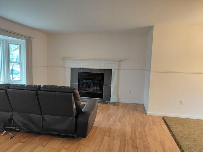 Building Photo - 33890 Hunter Ave