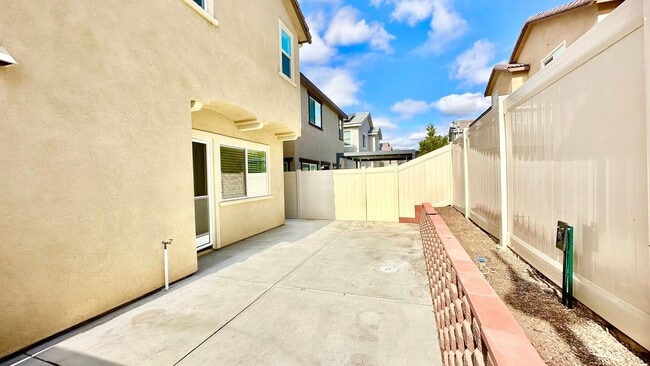 Building Photo - Beautiful Newer Construction Two-Story Home in Bonsall, Minutes to Everything!