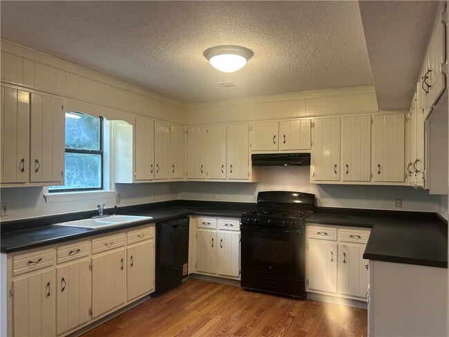 Building Photo - 2918 Mockingbird Cir