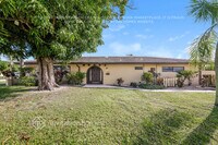 Building Photo - 1384 SW 14th Ave