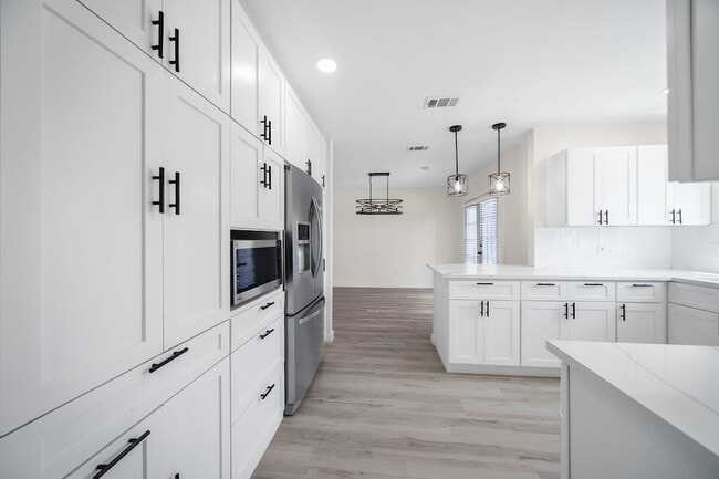 Building Photo - 5206 Vagas Dr