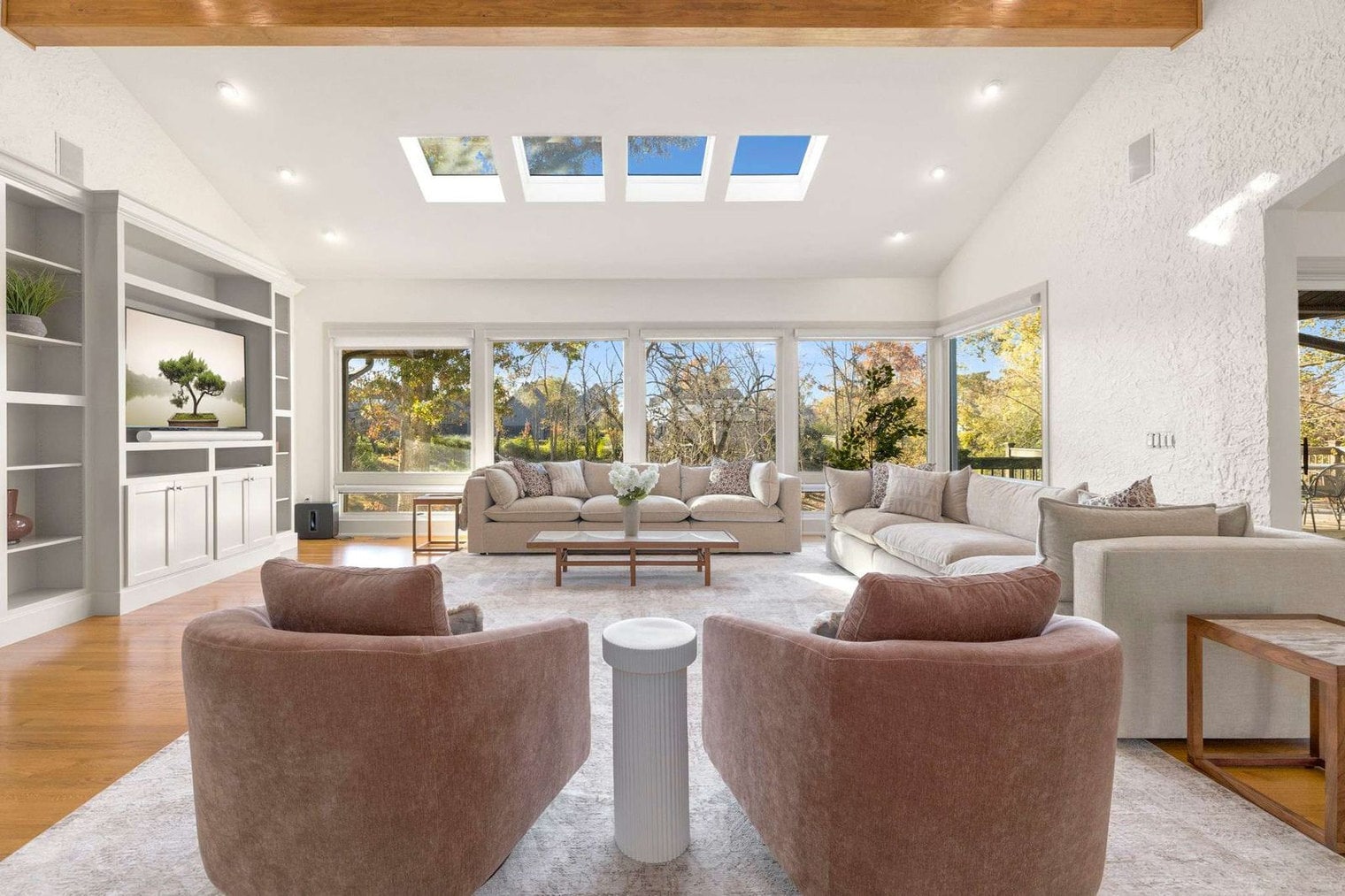 Building Photo - 515 NW D St