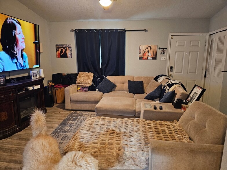 Building Photo - 7327 Placid Valley Dr