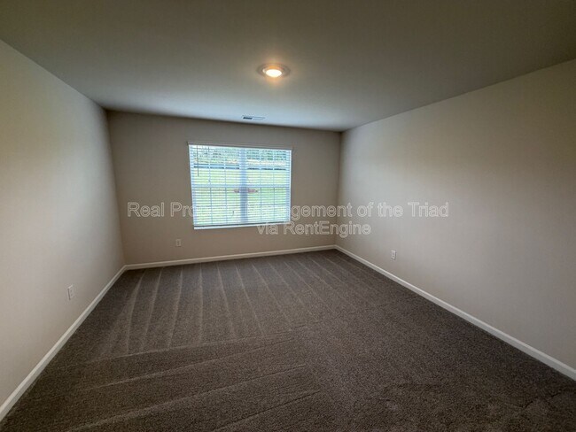 Building Photo - 1784 Mallard Dr