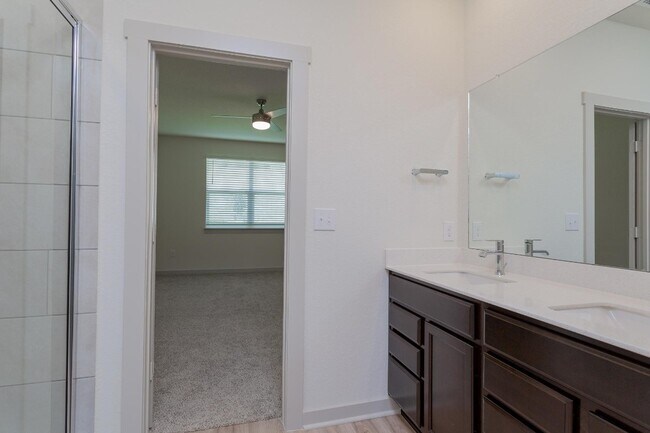 Building Photo - 10712 Deaton Ln